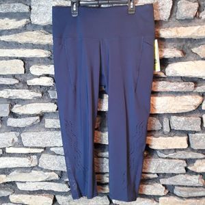 All in Motion sculpted linear high Rise ca…